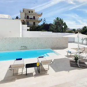  Apartman Mediterranea - Seaview, Pool & Garden Olaszország